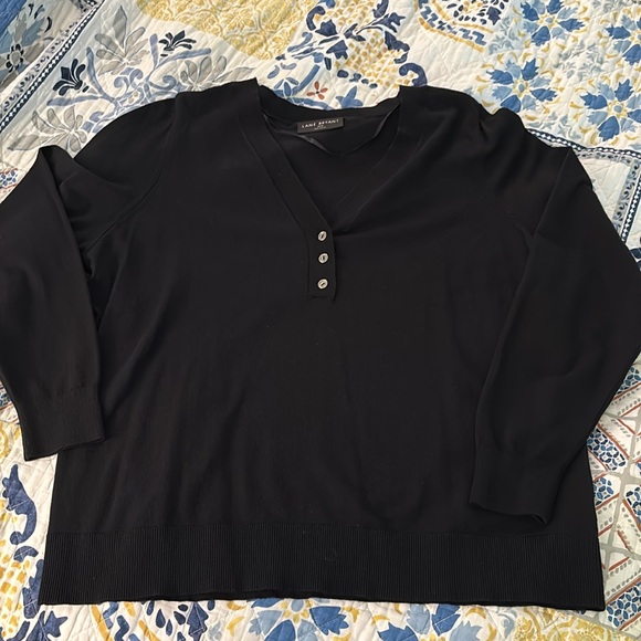 18/20:Lane Bryant NWOT Black Three Button V Neck Women's Sweater - Picture 1 of 6